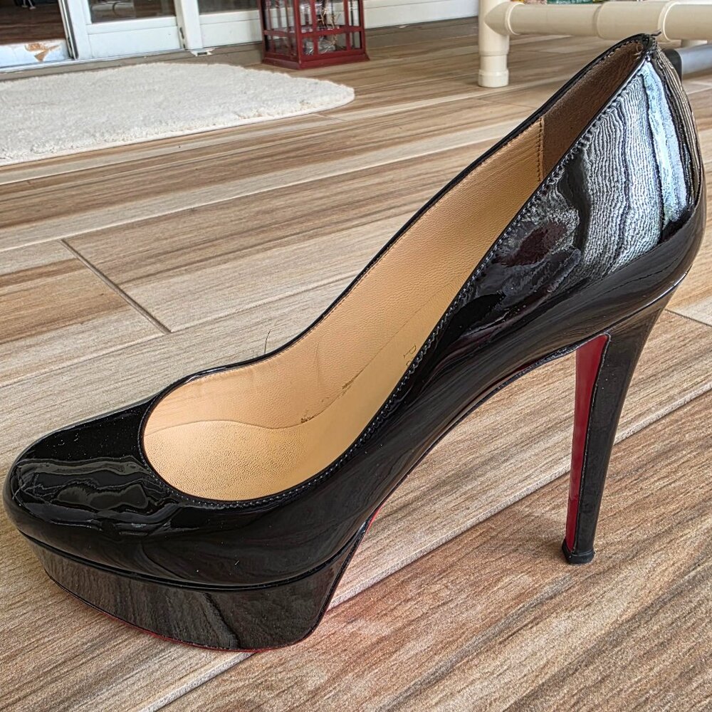 Christian Louboutin Bianca Black Patent Leather Pumps Eur. 37.5